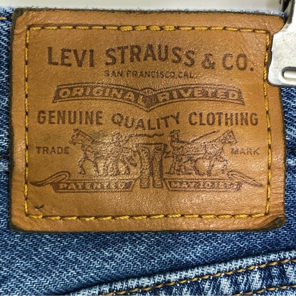 Levi’s wedgy, straight button, fly, distressed jeans - Picture 5 of 12